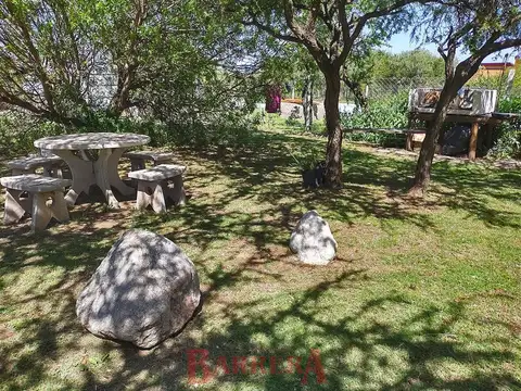 Chalet de 3 ambientes más depto de 2 amb. impecable!