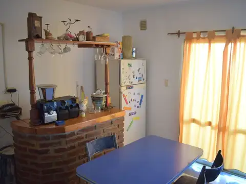 Casa 3 ambientes con 1 baño