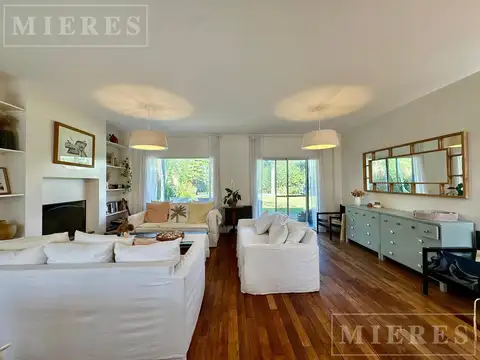 Casa en alquiler de verano en El Jacarandá!