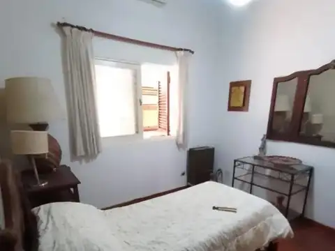 Casa en Venta con 4 cocheras