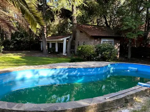 Casa en Venta con 2 cocheras