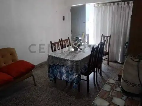 76 Esquina 27 500, Piso 0