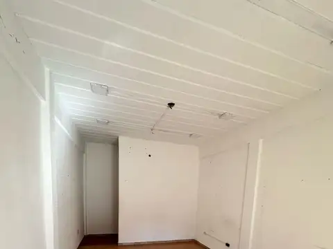 Local en Alquiler en Gregorio de Laferrere, $ 450.000