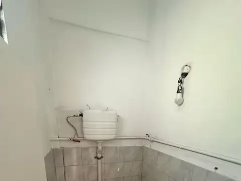 Local - Alquiler - Argentina, La Matanza - AV LURO 5047