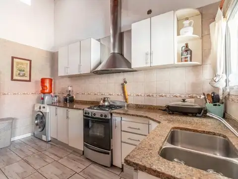 Depto Tipo Casa en Venta en Villa Pueyrredon, USD 270.000