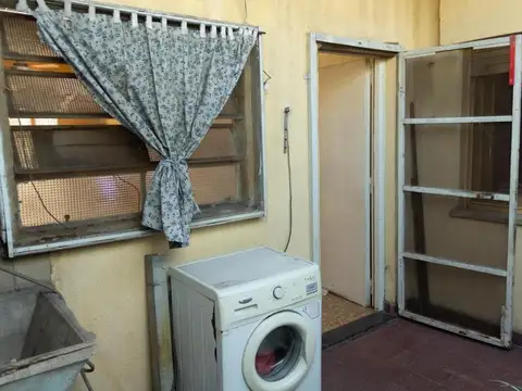 Depto Tipo Casa 4 ambientes con 2 baños