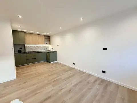 PH 3 ambientes refaccionado a nuevo con entrada independiente, patio y terraza con parrilla