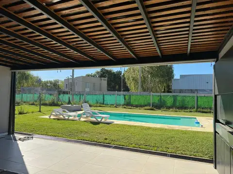 Casa 4 ambientes con 3 baños