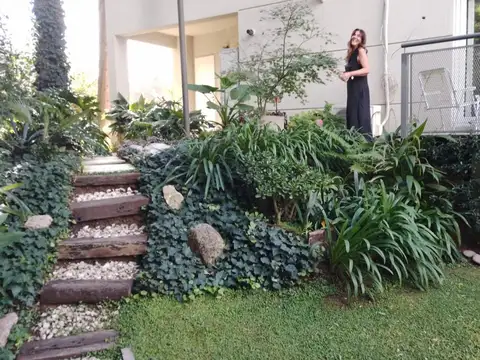 departamento alquiler  Mono con PILETA  y jardin   propio