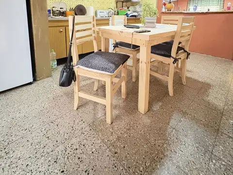 Casa lote propio de 2 amb + depto de 3 amb en exc. ubicación. Apto credito