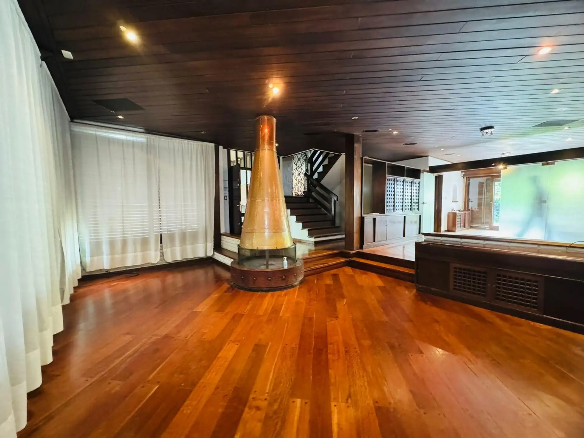 Casa moderna 5 amb + dependencia, 4 dorm, 328m² — Divino Rostro, a estrenar