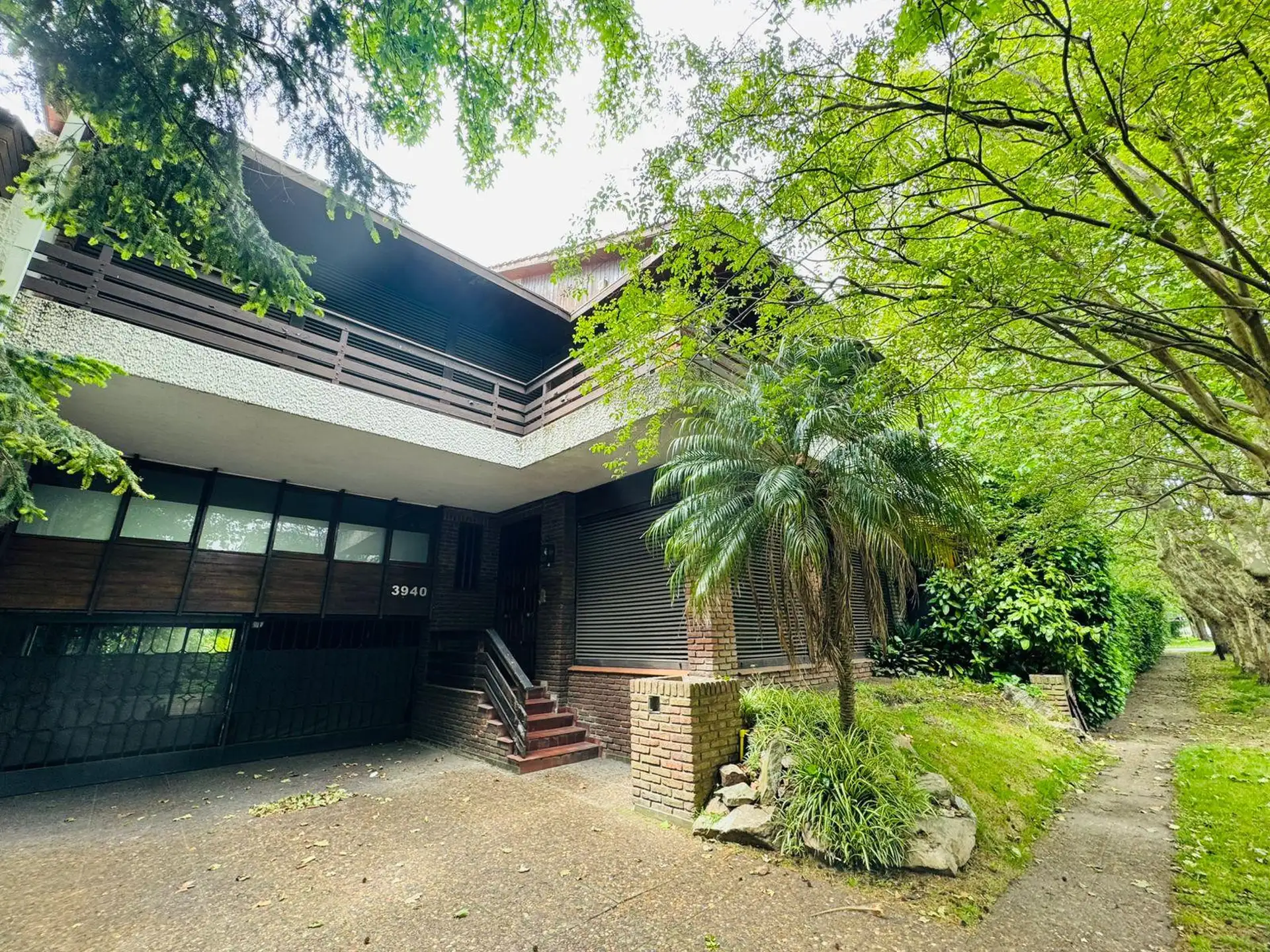 Casa moderna 5 amb + dependencia, 4 dorm, 328m² — Divino Rostro, a estrenar