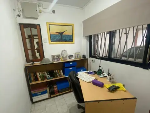 Venta de Casa 5 AMBIENTES garage 2 autos, piscina Parrilla en  Caseros APTO CREDITO