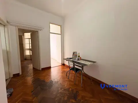 Venta de departamento 4 ambientes con dependencia en el barrio de Congreso!