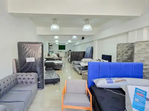 Venta inmueble comercial con local, garaje y 3 departamentos sobre Chilavert en Villa Lugano