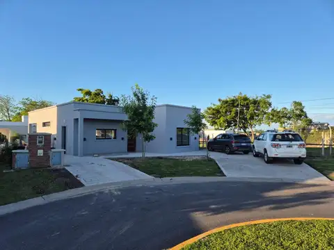Venta de Casa 4 ambientes en Santa Lucia, Pilar