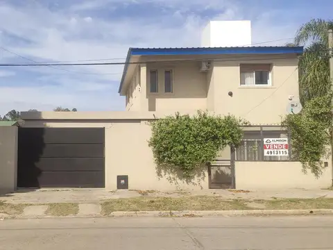 Venta | Casa | 3 Dormitorios | Pileta | Cochera | Cap. Bermúdez | Barrio Centro