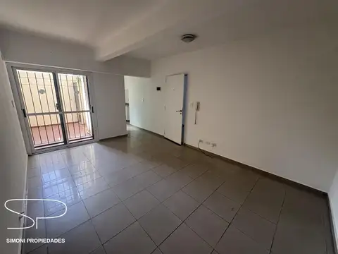 Departamento 2 ambientes con patio en planta baja