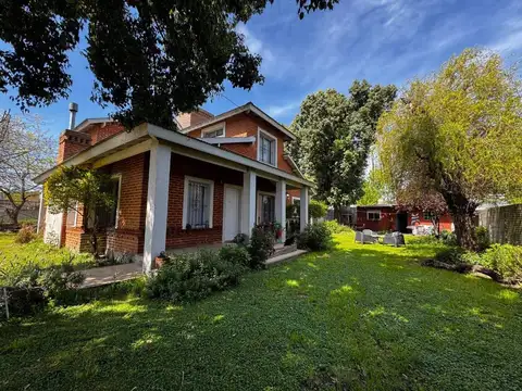 VENTA CASA 4 AMB + DPTO C/LOTE 600 M2 LONGCHAMPS