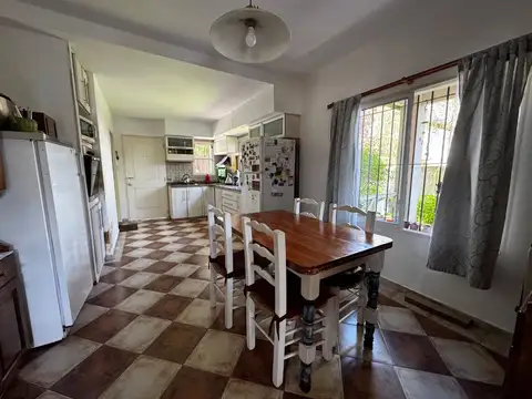 VENTA CASA 4 AMB + DPTO C/LOTE 600 M2 LONGCHAMPS