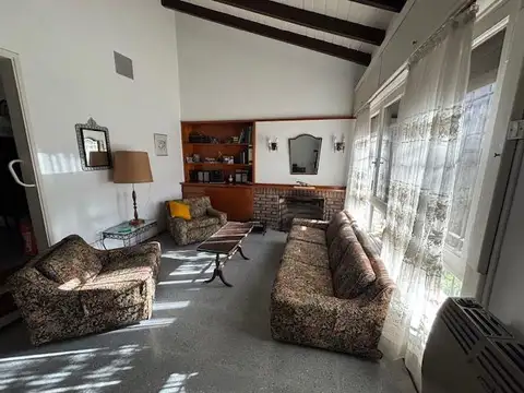Casa 4 ambientes con 3 baños