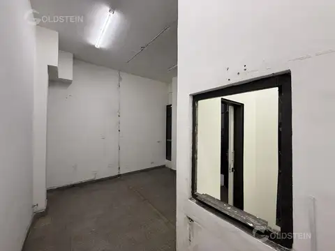 Local comercial en Galería entrada sobre Avda Estado de Israel al 4800 y Avda Corrientes al 4900