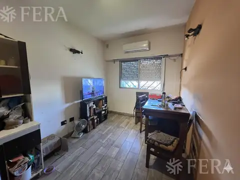 Venta PH 2 ambientes en Sarandi
