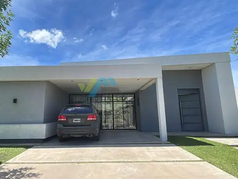 Casa en Alquiler al Este