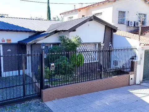 VENTA CASA DE 4 AMBIENTES EN FLORIDA OESTE