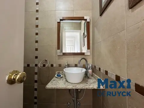 Casa 4 ambientes con 4 baños