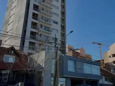 Departamento 2 dormitorios con cochera Avenida San Juan. Neuquén
