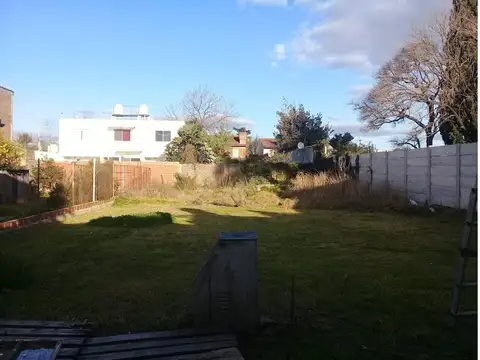 Lote c/ construcción a demoler o refaccionar. IDEAL INVERSOR