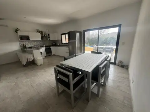 Casa en Alquiler de 3 dormitorios