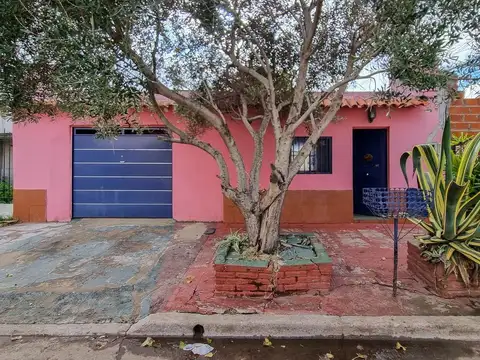 Venta Casa 4 AM con pileta, jardín Acep camioneta