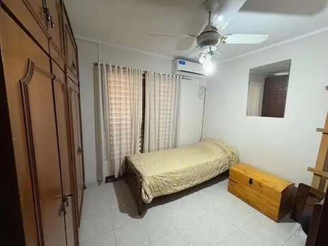 Casa 8 ambientes con 3 baños