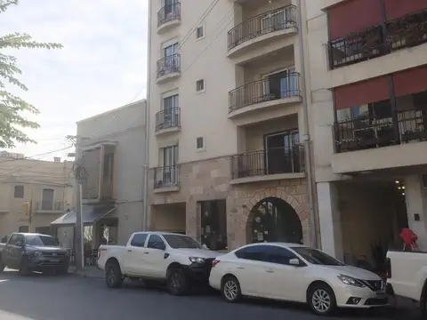 DEPARTAMENTO EN VENTA  en calle Dean Funes al 300