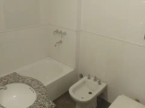 DEPARTAMENTO EN VENTA  en calle Dean Funes al 300