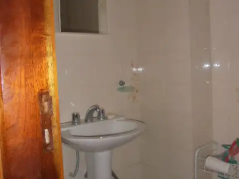 Casa 5 ambientes con 4 baños