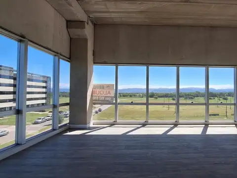 Oficina 2 ambientes con 7 baños