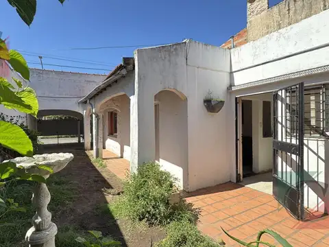 CASA 5 AMB. IDEAL 2 FAMILIAS O INVERSIÓN