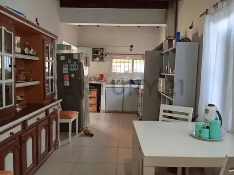 150 E/ 58 Y 59. CASA EN VENTA LOS HORNOS CON SEGUNDA CASA ATRAS, LOS HORNOS.
