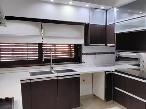 Casa 6 ambientes con 3 baños
