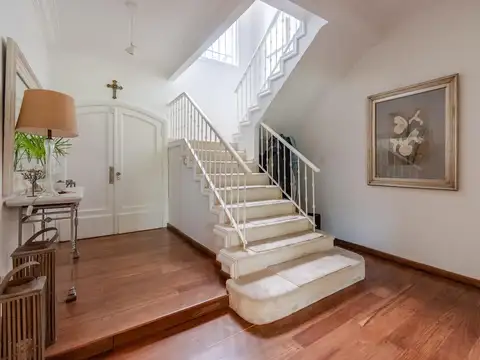 MARAVILLOSA RESIDENCIA CON 3340 M2 DE LOTE EN DON TORCUATO, A 1 CUADRA DE LA PANAMERICANA.