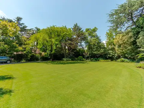 Casa 5 ambientes con 6 baños