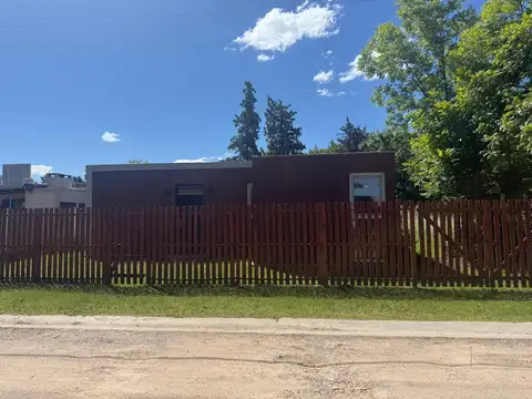 Casa 3 ambientes con 2 baños