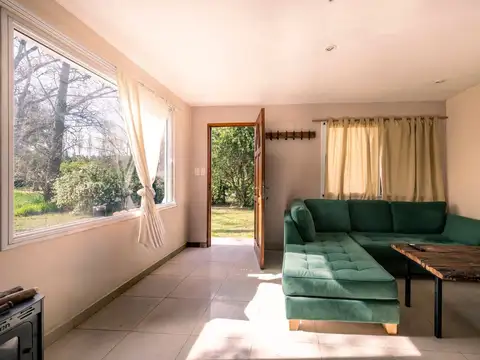 Casa 4 ambientes con 2 baños