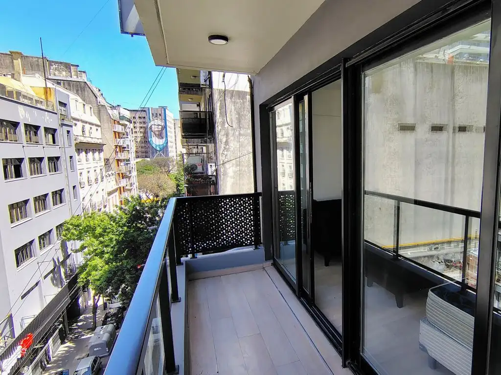 Edificio ubicado a 1/2 cuadra Facultad de Medicina de 1 Dormitorios