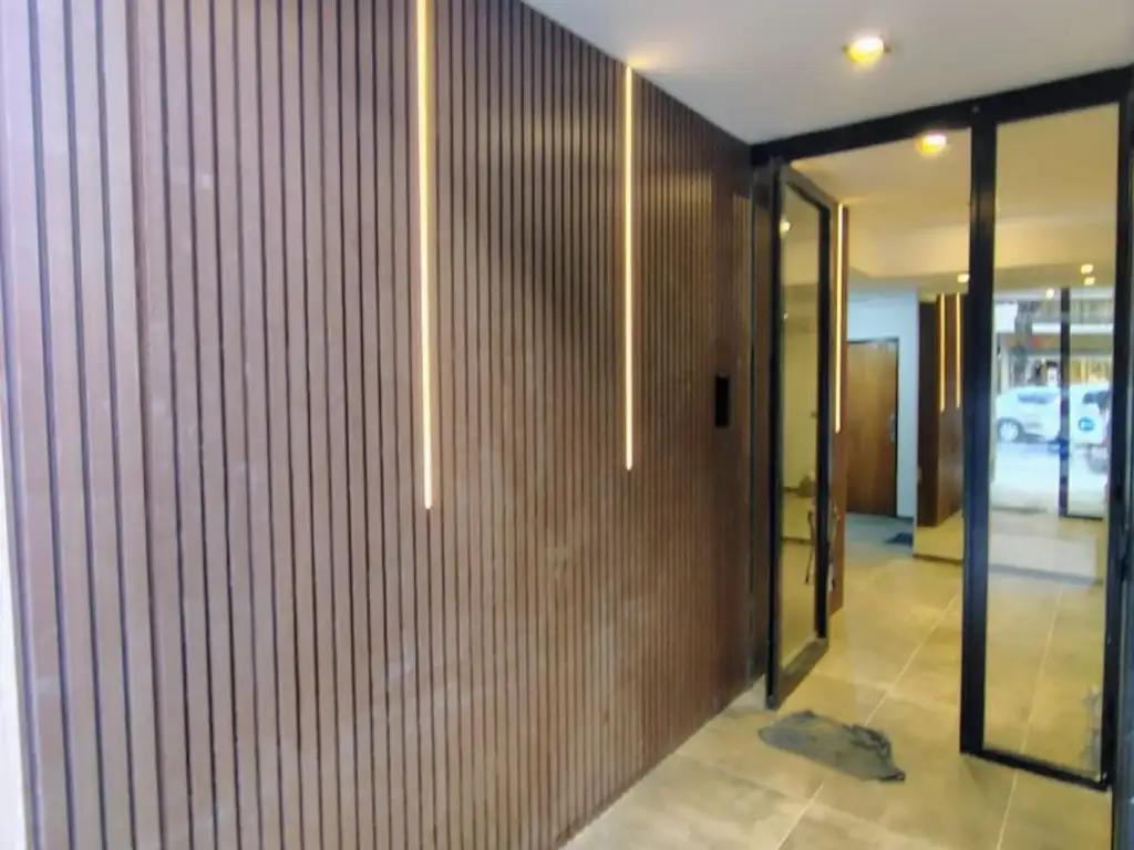 Edificio ubicado a 1/2 cuadra Facultad de Medicina