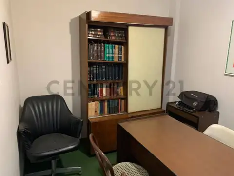 VENTA OFICINA MICROCENTRO BAJAS EXPENSAS