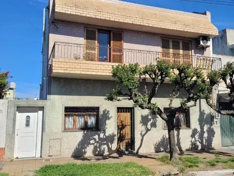 Casa multifamiliar  calle Las Palmas 2028 San Justo